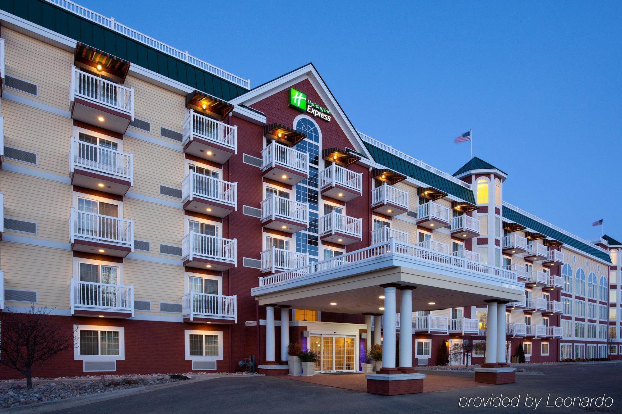 Holiday Inn Express Hotel & Suites Petoskey By Ihg Eksteriør bilde